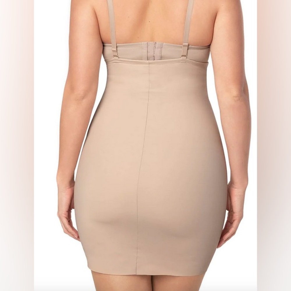 NWOT Undetectable Sculpting Skort Slip- L - Picture 3 of 6